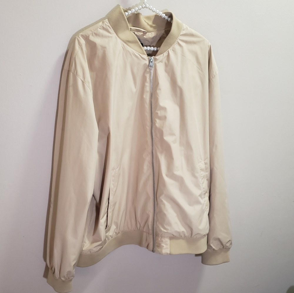 SOLD! H&M Men’s Light Beige Bomber Jacket – Size XXL NWOT
